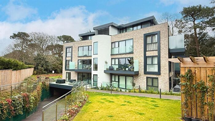 2 Bedroom Apartment For Sale In Martello Road South, Canford Cliffs, BH13