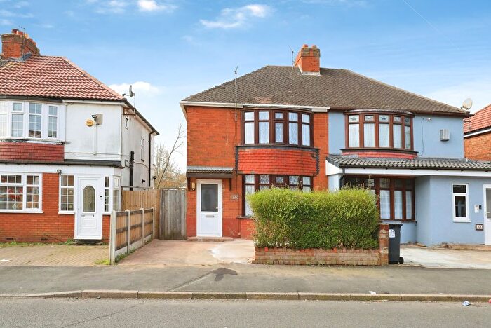 3 Bedroom Semi Detached House For Sale In Hilton Road, Lanesfield, Wolverhampton, West Midlands, WV4
