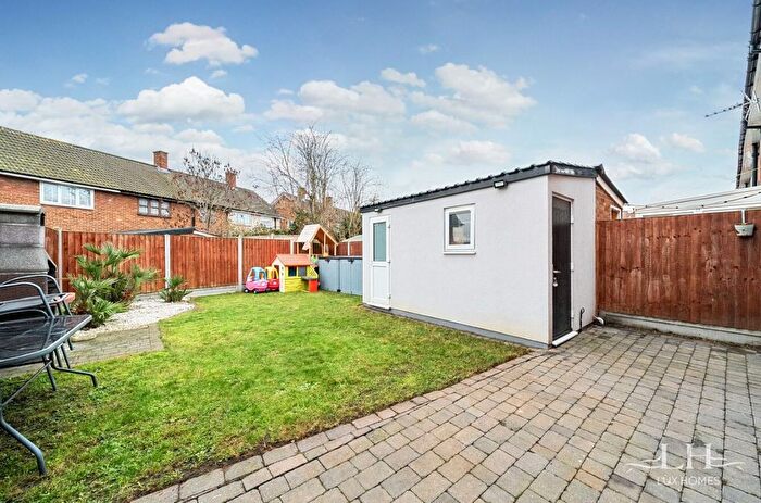 2 Bedroom Semi Detached House For Sale In Bouchier Walk, Rainham, RM13