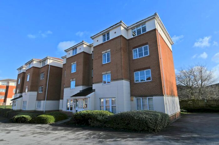 2 Bedroom Flat To Rent In Spruce Court, Wakefield, WF2