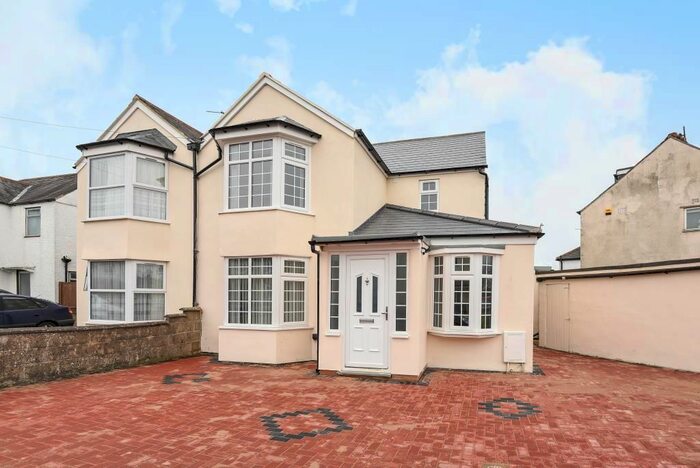 4 Bedroom Semi-Detached House To Rent In Dene Road, Headington, OX3