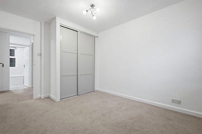 2 Bedroom Flat To Rent In Hutton Road, Shenfield, CM15