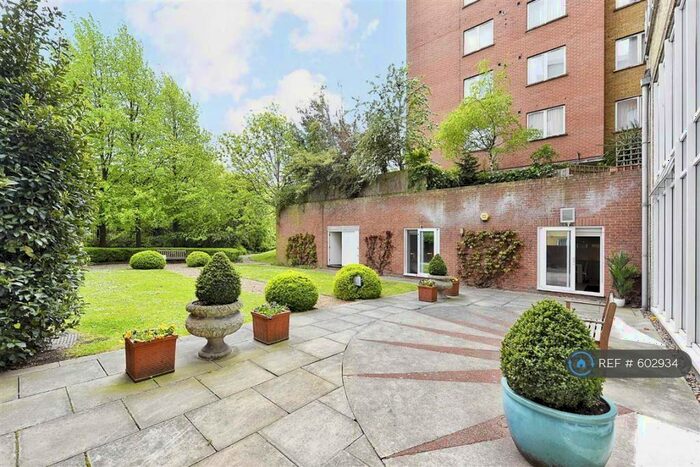 3 Bedroom Flat To Rent In Regent Court, London, NW8