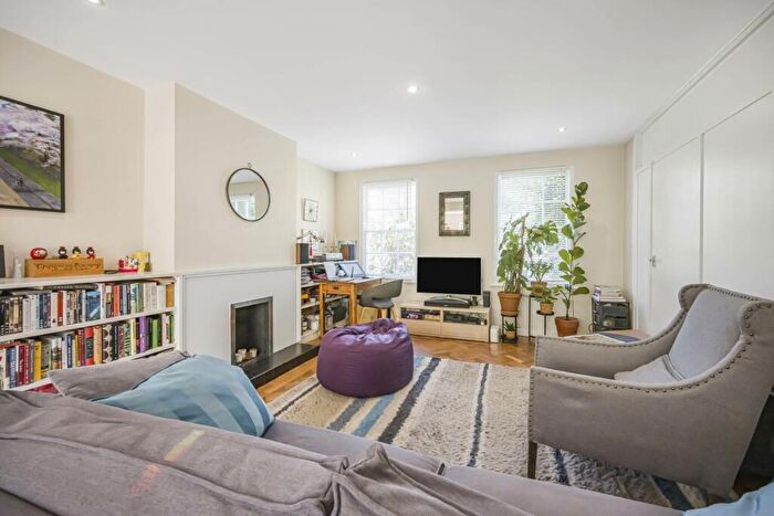 2 Bedroom House To Rent In St Paul`s Road, Canonbury, N1