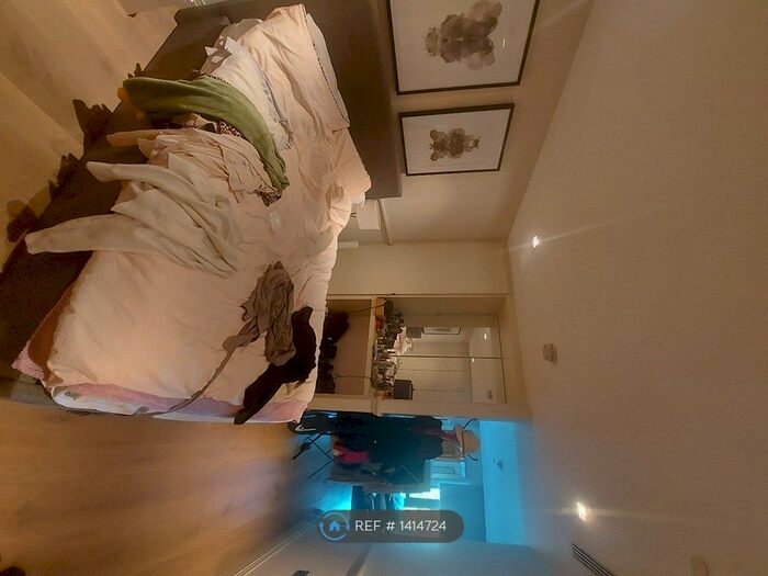 1 Bedroom Flat To Rent In Queens Wharf, London, W6