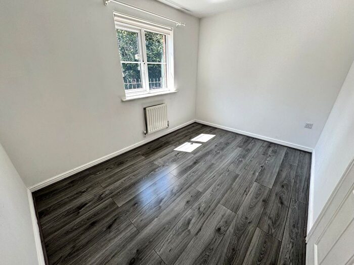 3 Bedroom Bungalow For Sale In Deans Gate, Willenhall, WV13
