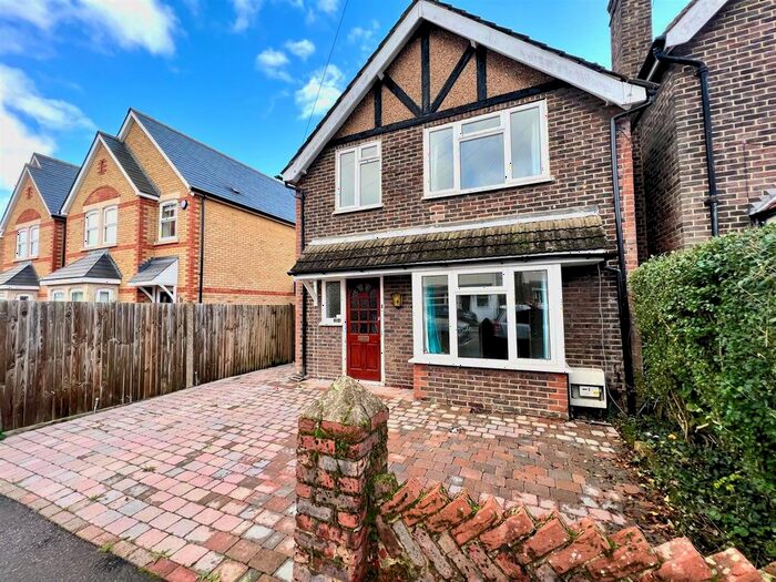 3 Bedroom Terraced House To Rent In Southcote Road, Merstham, Redhill, RH1