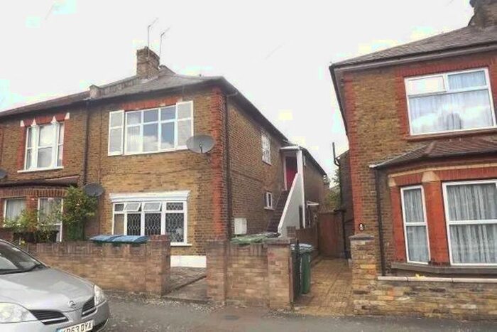 2 Bedroom Flat To Rent In Essex Road, Watford, WD17
