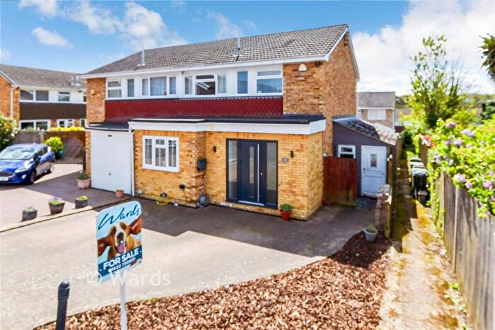 3 Bedroom Semi-Detached House For Sale In Merton Road, Bearsted, Maidstone, Kent, ME15