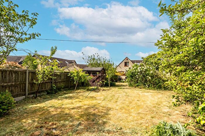 4 Bedroom Semi-Detached Bungalow For Sale In Shilton Road, Carterton, OX18