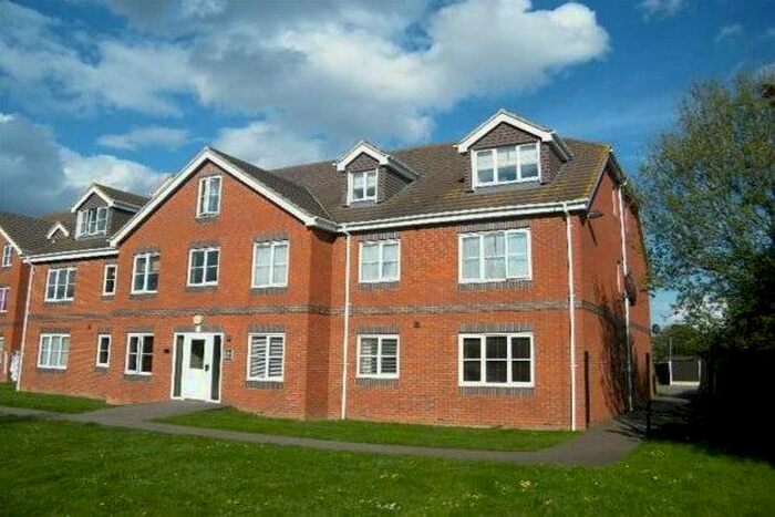 2 Bedroom Flat To Rent In Thackeray Avenue, Tilbury, RM18