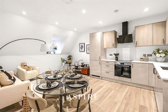 2 Bedroom Flat For Sale In Kenneth Road, Thundersley, Benfleet, SS7