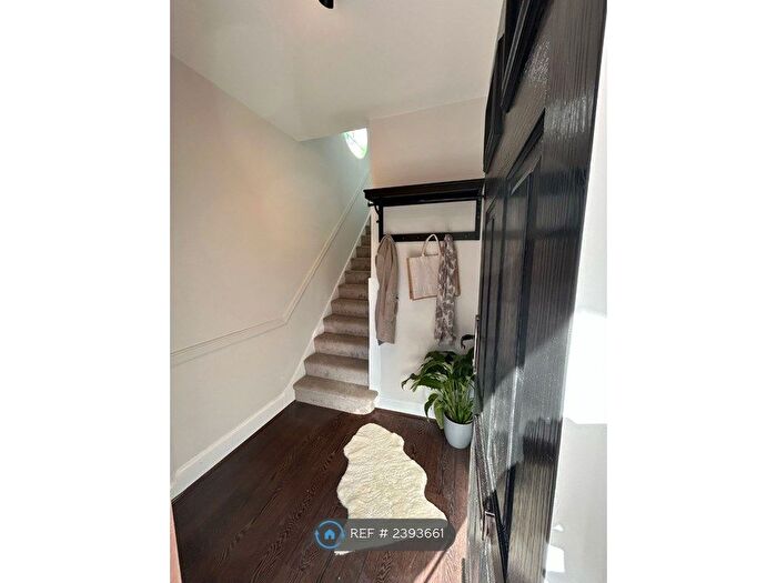 1 Bedroom Flat To Rent In Burlington Road, New Malden, KT3