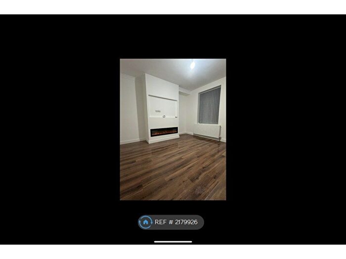 3 Bedroom Terraced House To Rent In Fearnsides Terrace, Bradford, BD8