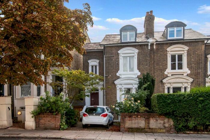 1 Bedroom Flat To Rent In Tollington Park, London, N4