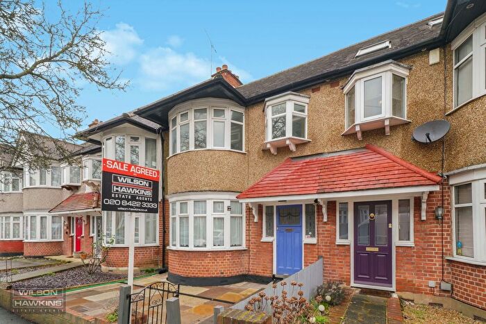 3 Bedroom Semi-Detached House For Sale In Torcross Road, Ruislip, HA4