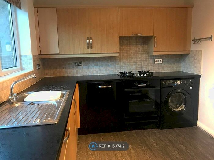 2 Bedroom Flat To Rent In Porter Brook View, Sheffield, S11