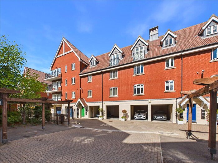 1 Bedroom Apartment For Sale In Neptune Square, Ipswich, Suffolk, IP4