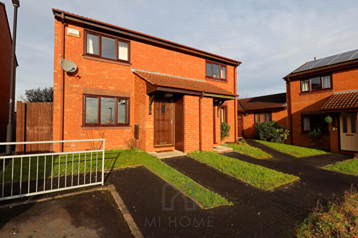 2 Bedroom Mews For Sale In Windmill View, Wesham, Preston, PR4