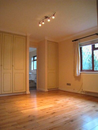 4 Bedroom Detached House To Rent In Chadworth Way, Claygate, Esher, KT10