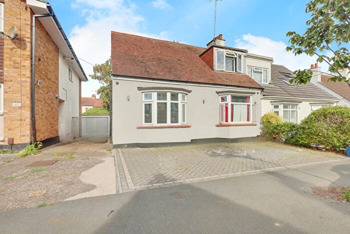 3 Bedroom Chalet To Rent In Ronald Park Avenue, Westcliff-On-Sea, SS0