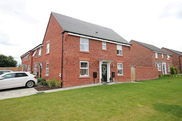 3 Bedroom Semi-Detached House For Sale In Ashcroft Drive, Chelford, SK11