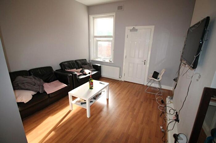 3 Bedroom Flat To Rent In Shortridge Terrace, Newcastle Upon Tyne, NE2