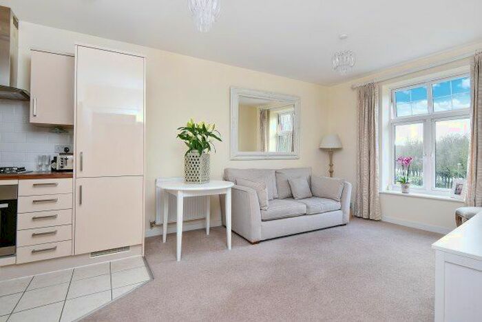 2 Bedroom Flat To Rent In Jefferson Place, Bromley, BR2