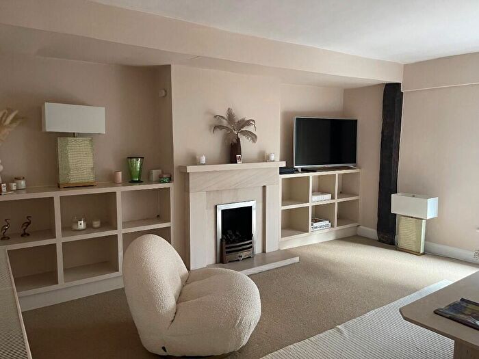 2 Bedroom Maisonette To Rent In Cliffe High Street, Lewes, East Sussex, BN7