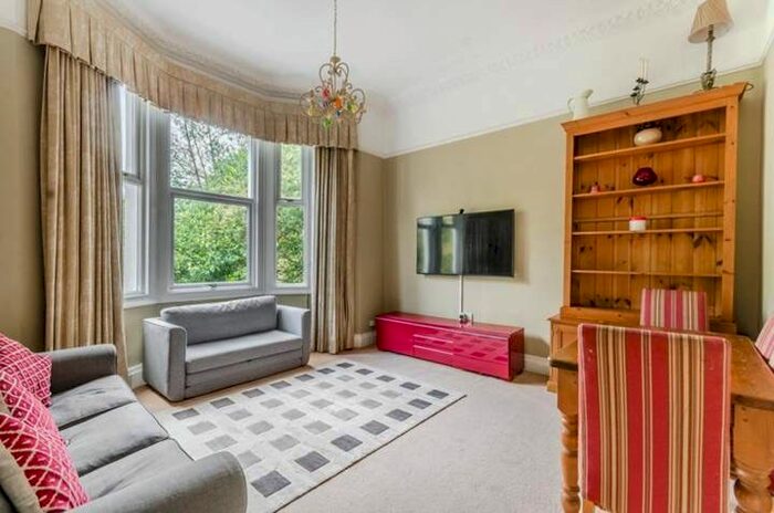 1 Bedroom Flat To Rent In Upper Richmond Road, London, SW15