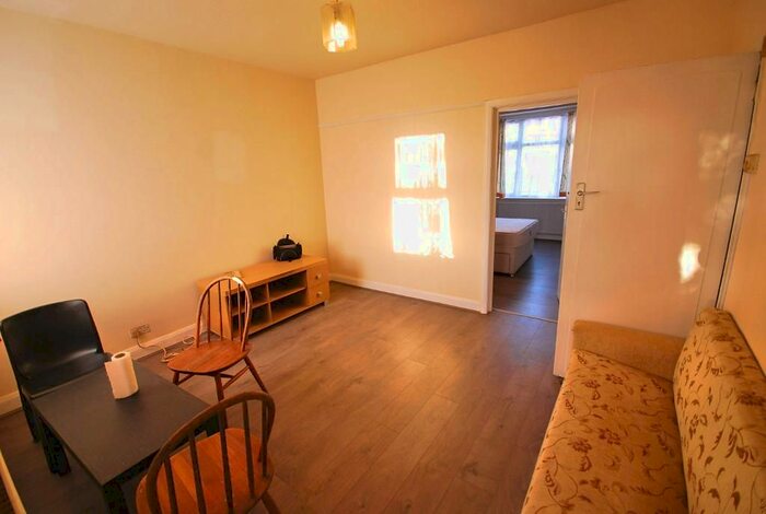 2 Bedroom Maisonette To Rent In Heather Park Drive, Wembley, Middlesex, HA0