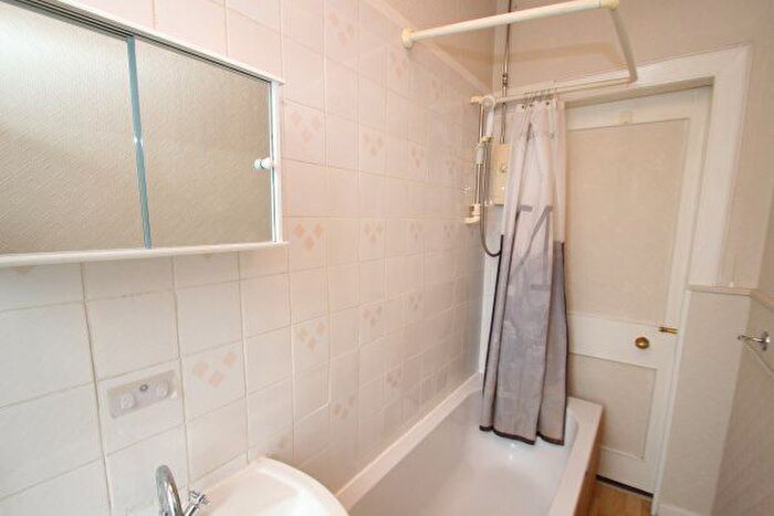 1 Bedroom Flat To Rent In Station Road, Dumbarton, G82