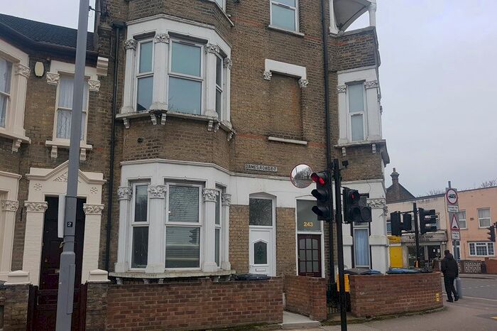 Studio To Rent In Cann Hall Road, London E11