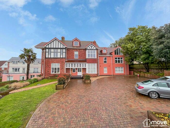 2 Bedroom Flat To Rent In Silverlawns, Totnes Road, Paignton, TQ4