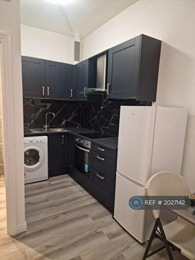 Studio To Rent In Walthamstow, London, E17