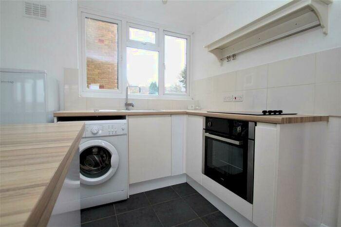 1 Bedroom Flat To Rent In Wood View, Hemel Hempstead, HP1