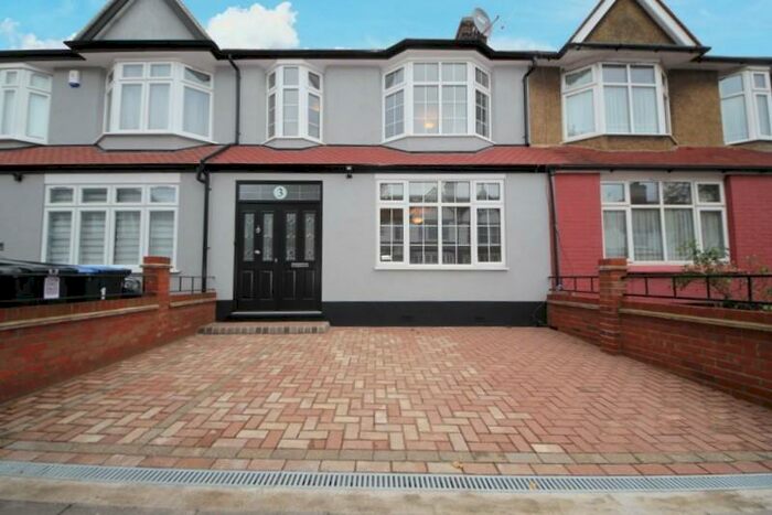 5 Bedroom Terraced House To Rent In Elm Park Road, London, N21