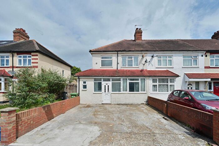 3 Bedroom Property To Rent In Smallberry Avenue, Isleworth, TW7