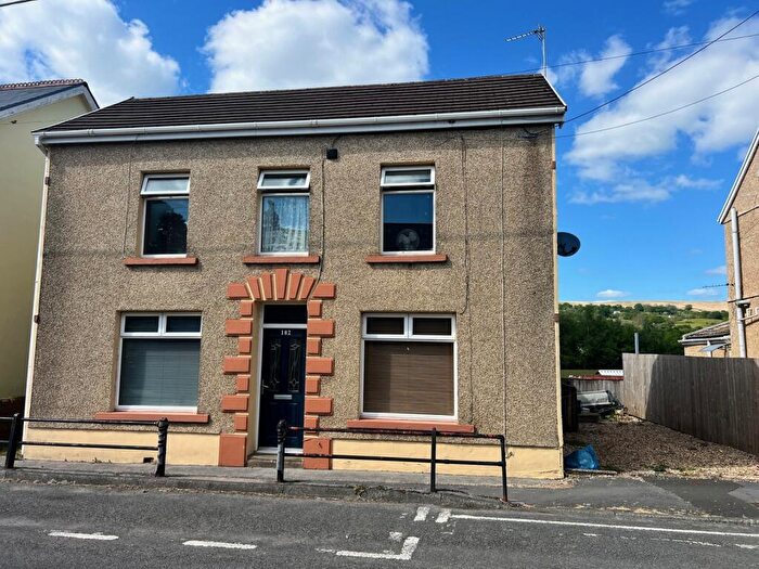 3 Bedroom Detached House For Sale In Cwmamman Road, Glanamman, Ammanford, Carmarthenshire., SA18