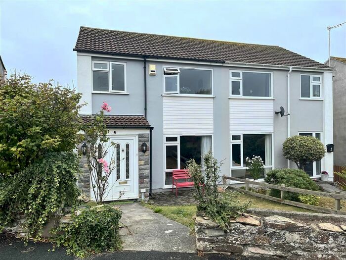 3 Bedroom Semi-Detached House To Rent In Clifden Close, Newquay, TR7