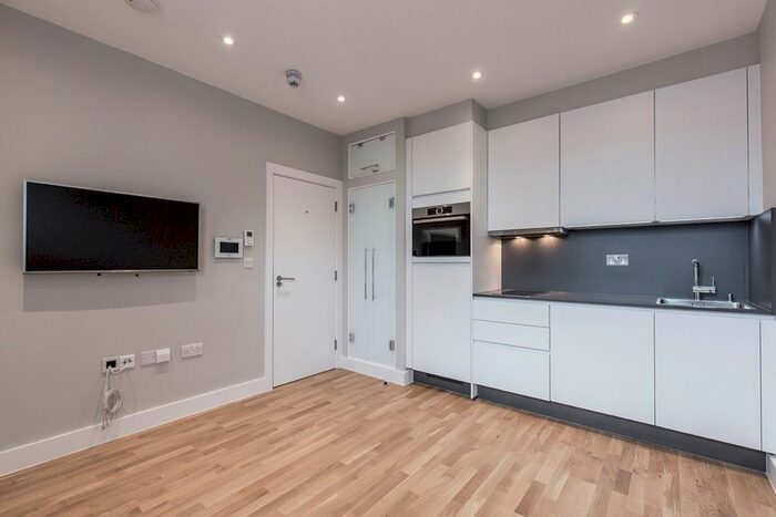 Studio To Rent In Croxley Road, London, W9