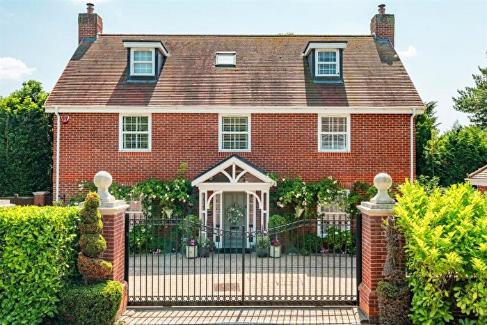 7 Bedroom Detached House For Sale In Sevenacres, Tewin, Welwyn, AL6