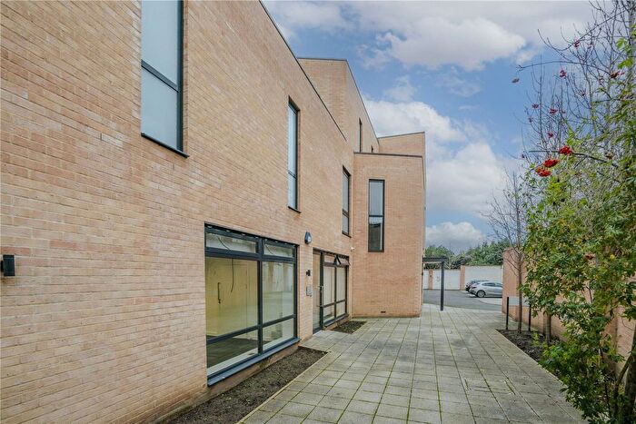 1 Bedroom Flat For Sale In Sandycombe Road, Richmond, TW9