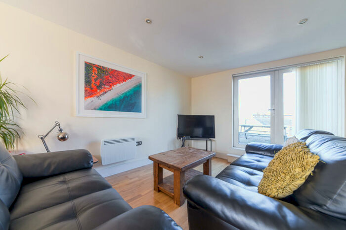 3 Bedroom Apartment To Rent In Hare Marsh, London, E2