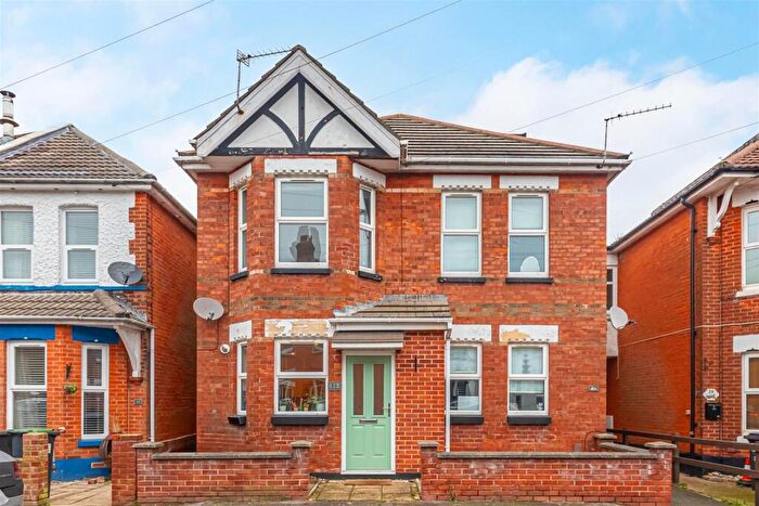 3 Bedroom Semi Detached House For Sale In Wheaton Road, Bournemouth, BH7