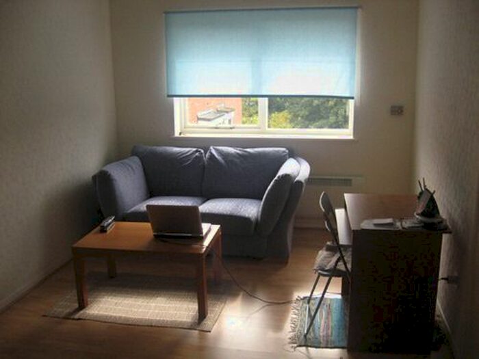 1 Bedroom Flat To Rent In Evergreen Way, Hayes, UB3