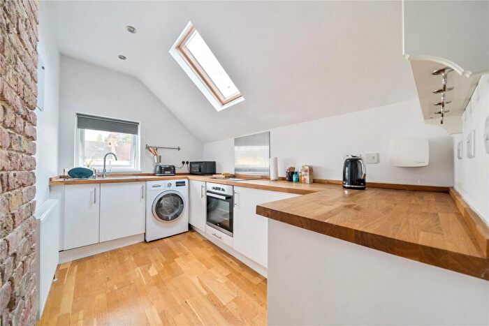 1 Bedroom Maisonette For Sale In Beckenham Lane, Bromley, BR2