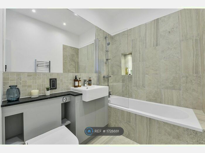 2 Bedroom Maisonette To Rent In Eardley Road, London, SW16