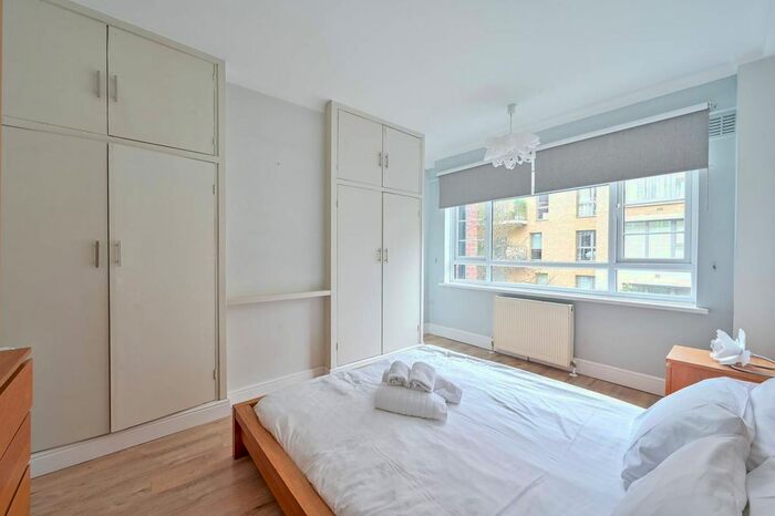 1 Bedroom Flat For Sale In Woodlands Gate, Putney, London, SW15