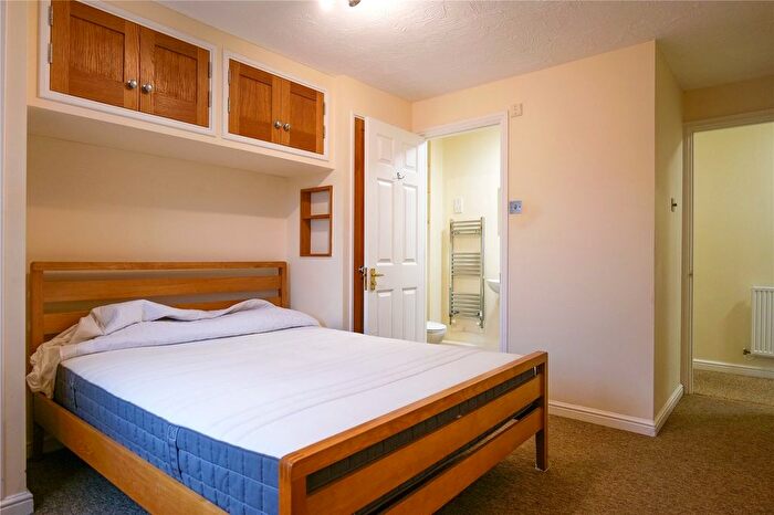2 Bedroom Flat For Sale In London Road, Reading, Berkshire, RG1